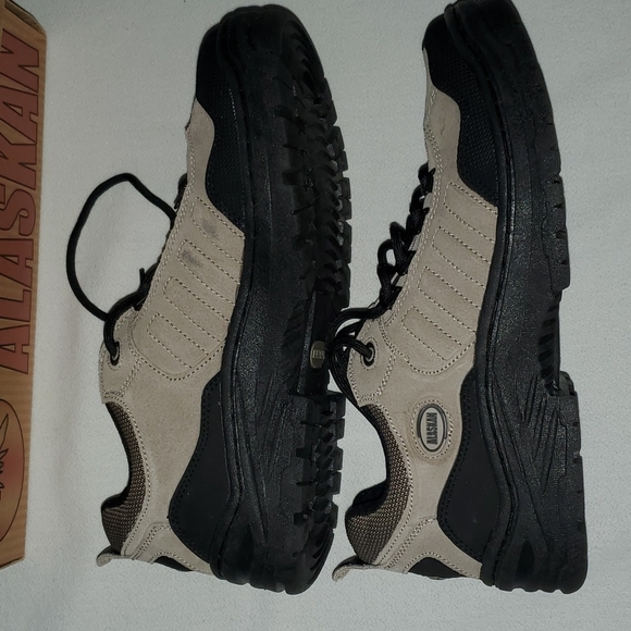 shoe - Picture 3 of 7